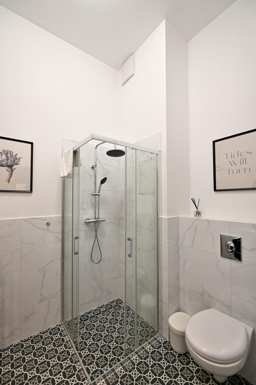 Live & Travel Apartments Waterlane Vintage Гданськ Екстер'єр фото