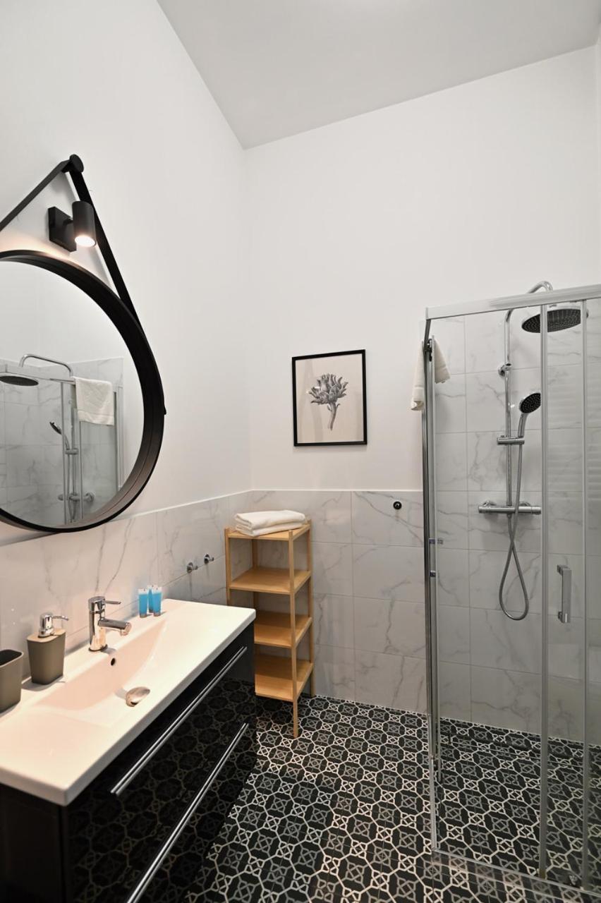 Live & Travel Apartments Waterlane Vintage Гданськ Екстер'єр фото